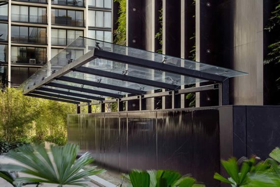 onsentino-y-waterforms-international-construyen-cascada-artificial1.jpg