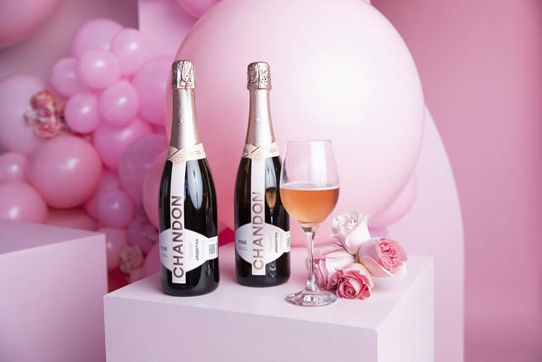 chandon-rose-y-open-studio-luchan-contra-el-cancer-de-mama1.jpg
