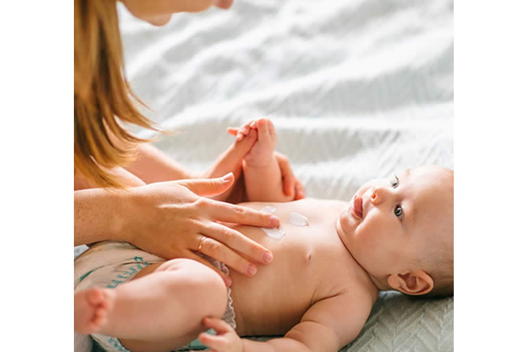 stelatopia-de-mustela-ofrece-cuidados-para-la-piel-atopica-de-bebes-y-niños2.jpg