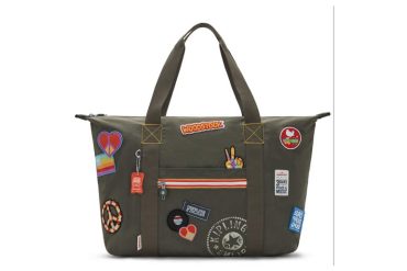 kipling-y-woodstock-crean-coleccion-con-materiales-reciclados1.jpg