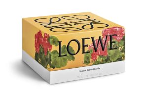 loewe-home-scents-outdoor-candles4.jpg