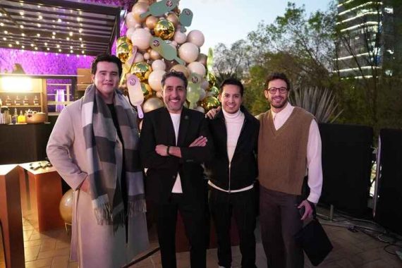 magnum-visita-el-arbol-navideno1.jpg