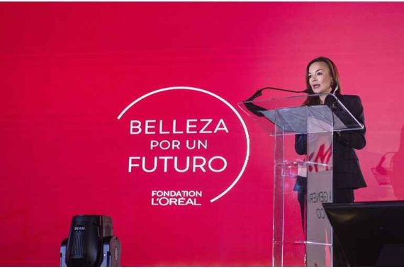 loreal-groupe-mexico-empodera-a-miles-de-mujeres-mexicanas1.jpg