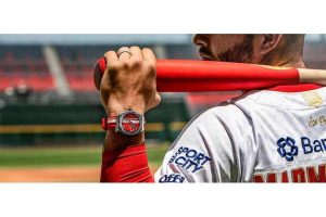 bomberg-y-diablos-rojos-ofrecen-nuevo-reloj-4.jpg
