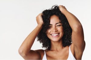 revitaliza-tus-rizos-con-el-metodo-curly-hair-de-ringana1.jpg