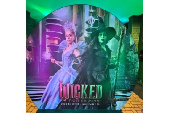 La-activación-de-Wicked-Por-Siempre-que-no-te-puedes-perder-llega-a-Liverpool-Insurgentes-1.jpg