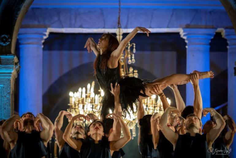 el-cisne-negro-vuelve-al-castillo-de-chapultepec-1.jpg