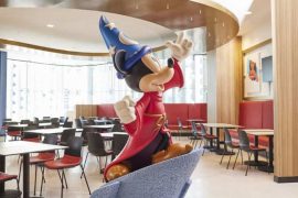 liverpool-y-animation-cafe-celebran-75-años-de-alicia-en-el-pais-de-las-maravillas-3.jpg