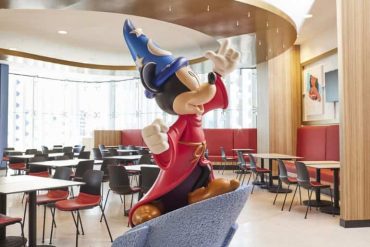 liverpool-y-animation-cafe-celebran-75-años-de-alicia-en-el-pais-de-las-maravillas-3.jpg