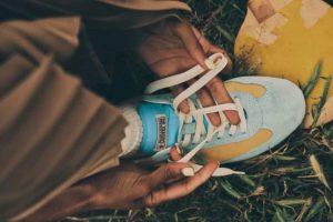 descubre-las-4-nuevas-versiones-bicolor-del-converse-1g08-jogger-3.jpg