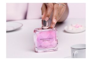 givenchy-reinventa-el-lujo-olfativo-con-irresistible-eau-de-parfum-nectar-2.jpg
